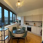 Check Point Charlie Luxury With Balcony Apartman