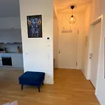 Check Point Charlie Luxury With Balcony 柏林