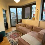 Check Point Charlie Luxury With Balcony 柏林