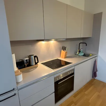 Check Point Charlie Luxury With Balcony Apartmán *