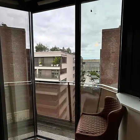 Check Point Charlie Luxury With Balcony * Берлин