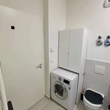 Check Point Charlie Luxury With Balcony * Берлин