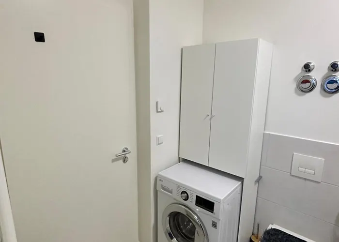 Check Point Charlie Luxury With Balcony * Berlín