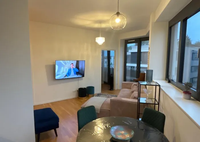 Check Point Charlie Luxury With Balcony * Berlijn