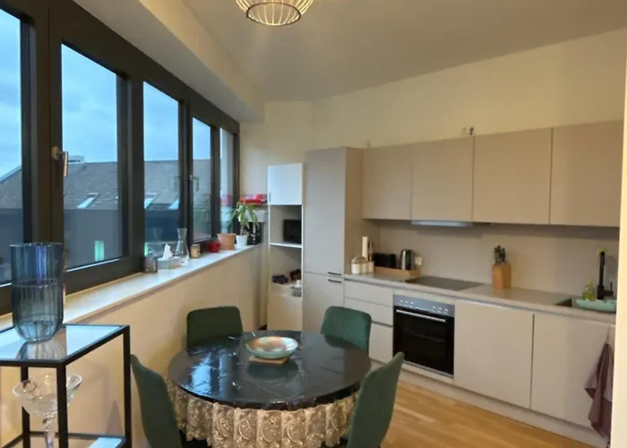 Check Point Charlie Luxury With Balcony Apartamento